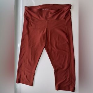 Under Armour XL Cropped Compression Leggings Metallic Color